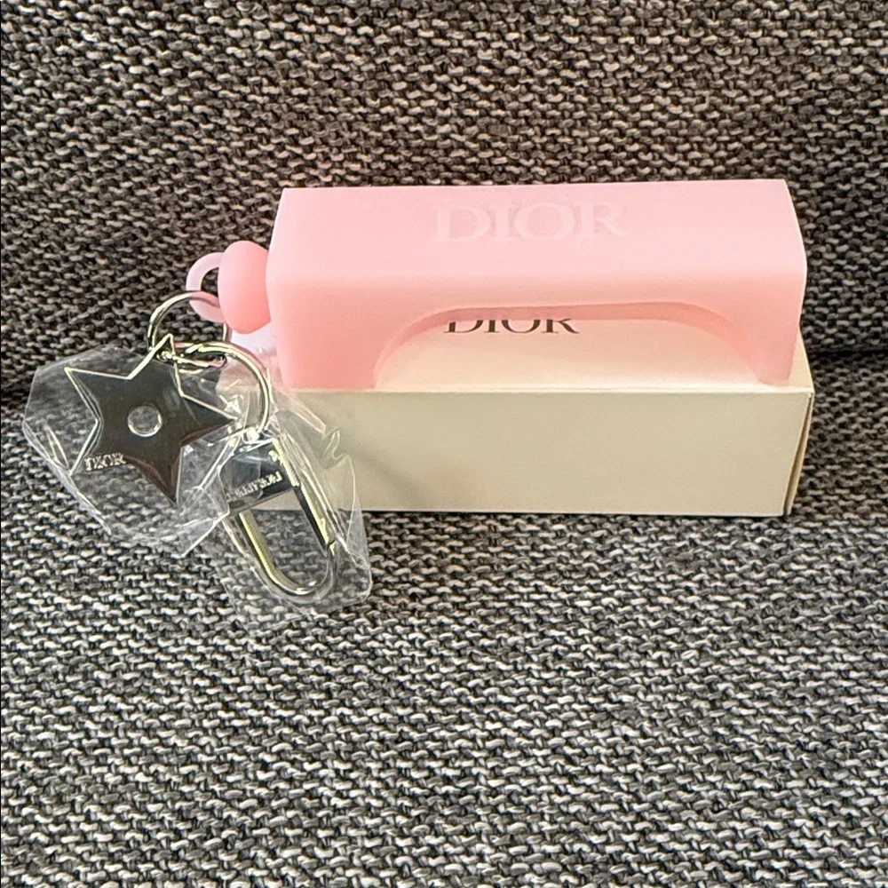 Dior Addict Lip Gloss Star Key Chain Pink Silicone New Authentic - Picture 6 of 17